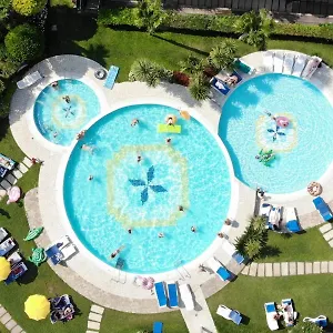 https://majestic-palace-malcesine.hotelinveneto.com
